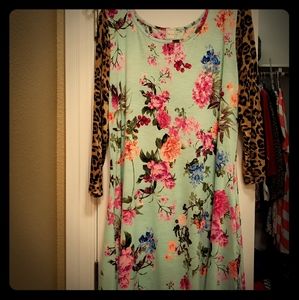2xl Mint floral Tunic with Leopard Sleeves